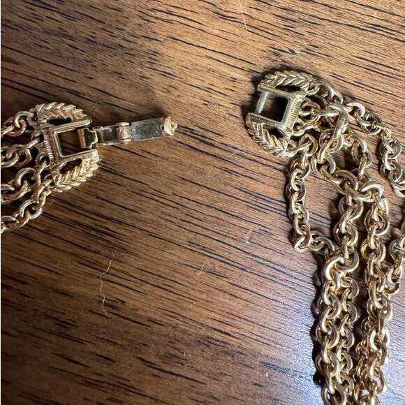 Vintage Monet Multi strand Necklace Link Chain With Wreaths - Picture 4 of 5